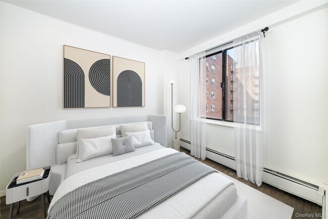 Building Photo - 7 Lake St