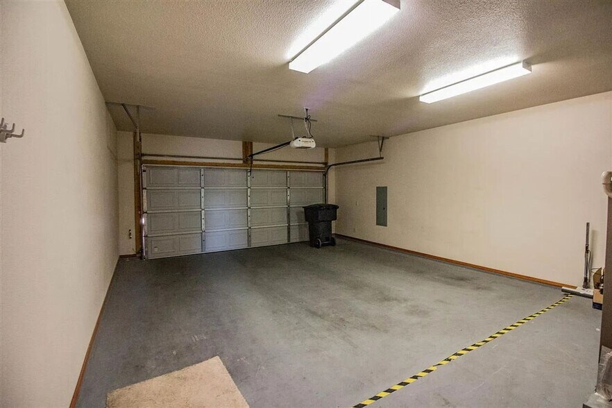 Building Photo - 2309 Saguaro Loop