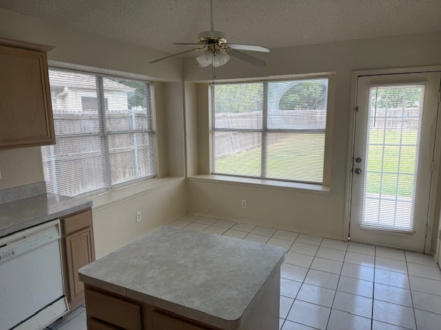 Building Photo - 2110 Bay View Dr