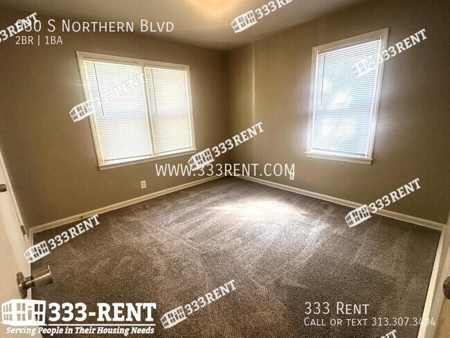 Building Photo - 930 S Northern Blvd