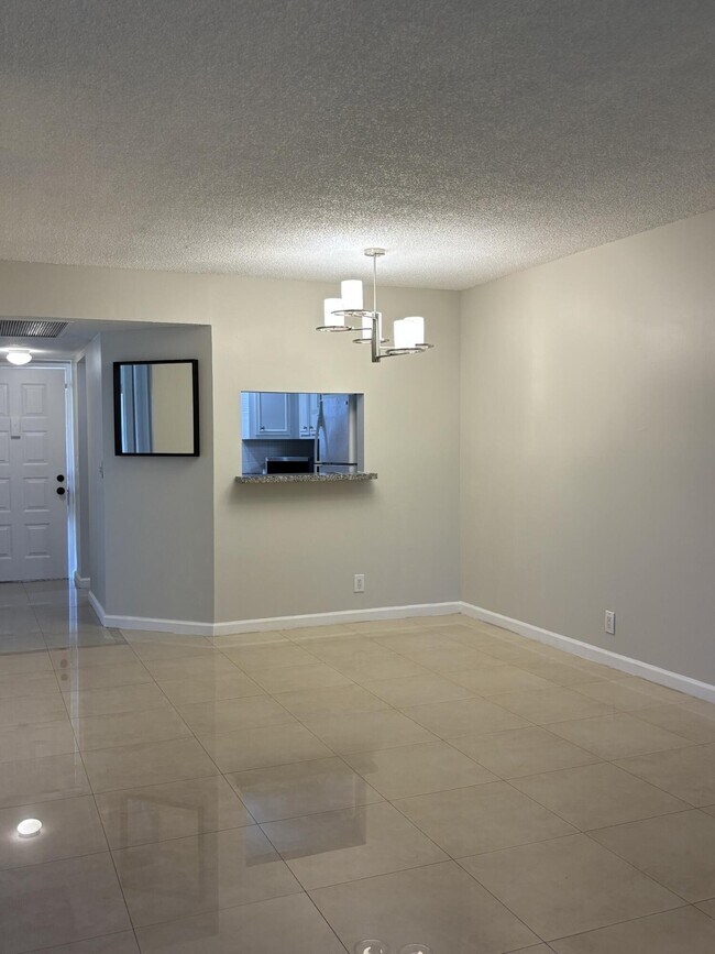 Building Photo - 21902 Lake Forest Cir