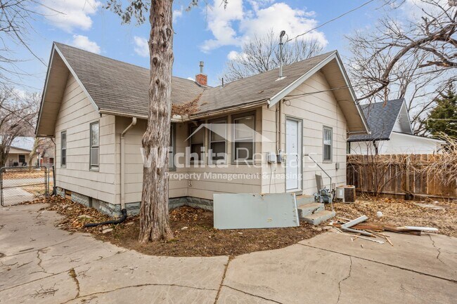 Building Photo - 2 bedroom home