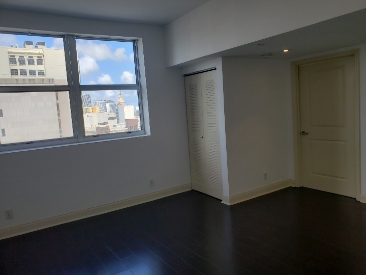 Building Photo - 101 E Flagler St