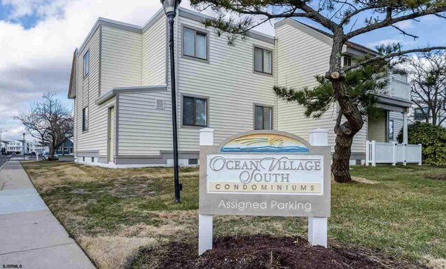 Building Photo - 169 N Basin Dr