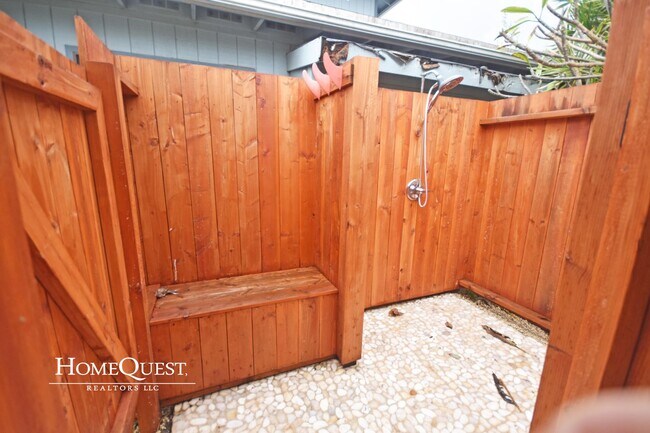 Building Photo - Live in Kailua Town!  Pet Friendly 3/2 with A/C - $4400