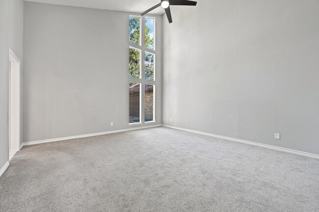 Building Photo - 16111 Fan Tail Dr