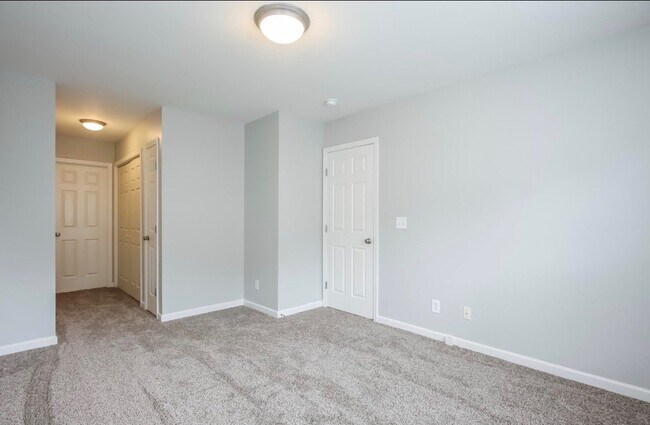 Building Photo - 1210 Waterlyn Dr