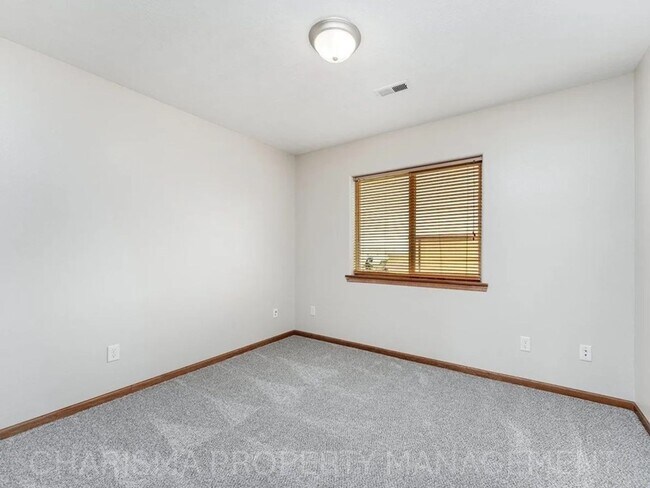 Building Photo - TRANQUIL 2 BEDROOM TWINHOME IN BALTIC, LUX...