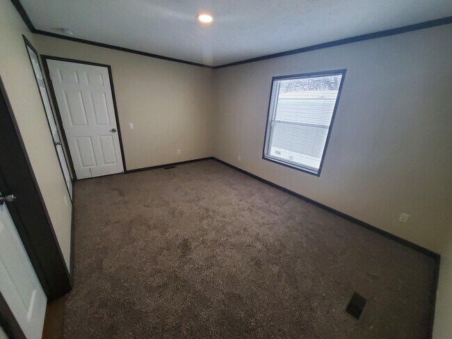 Building Photo - 8 Mockingbird Hill Dr