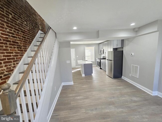 Building Photo - 3169 Ravenwood Ave
