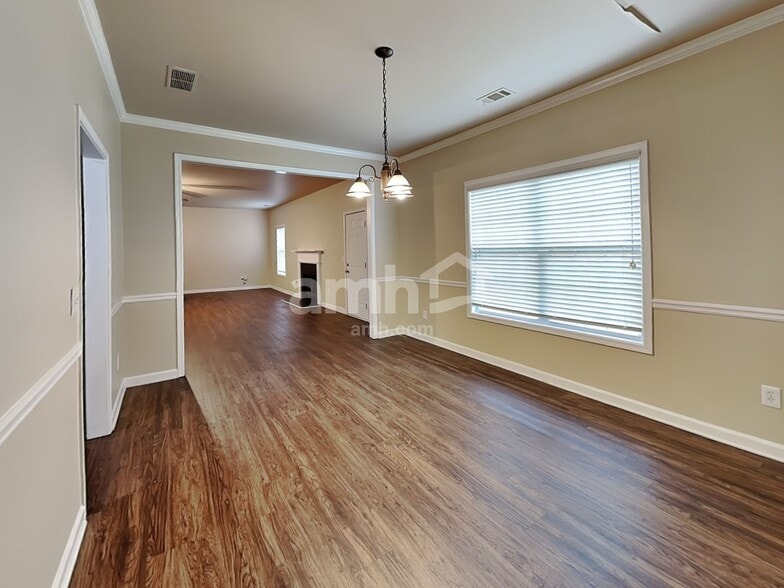 Building Photo - 148 Crescent Woode Dr