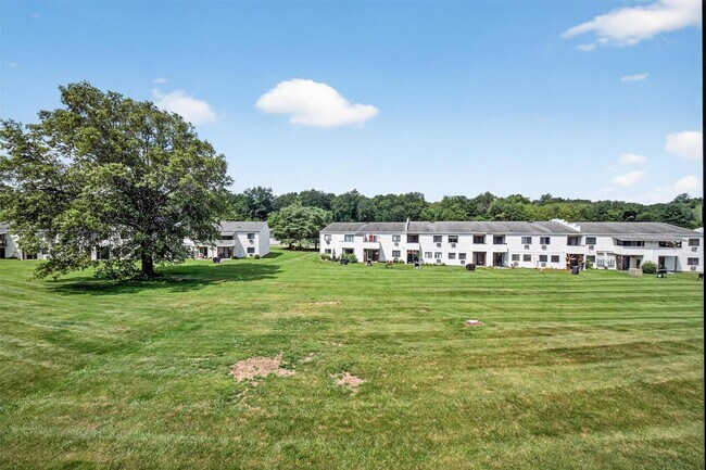 Building Photo - 16 Scarborough Ln