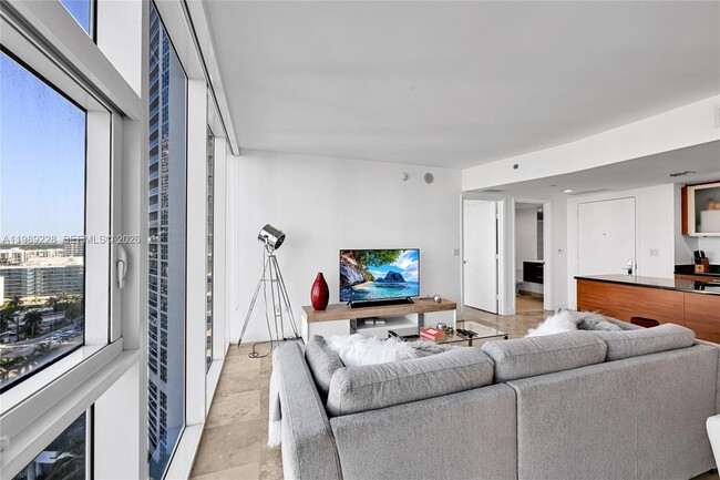 Building Photo - 1830 S Ocean Dr