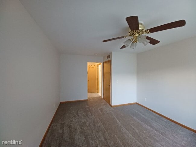 Building Photo - 2 br, 1 bath Condo - 2222 Frazho Rd