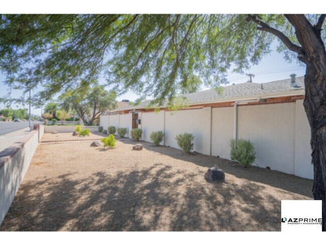 Building Photo - Welcome to your Elegantly Furnished 4/3 Ha...