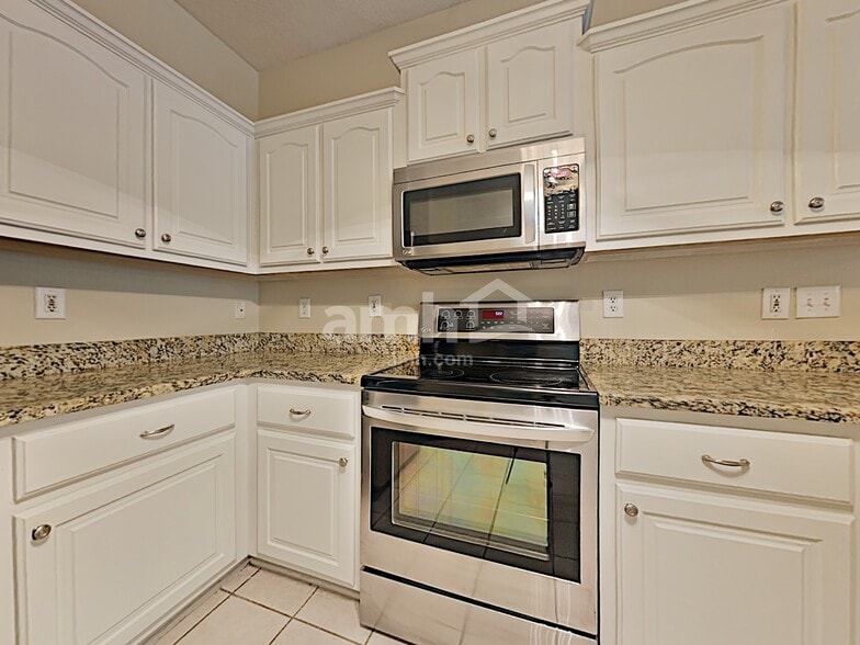 Building Photo - 3864 Lake Village Cv
