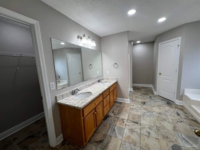 Building Photo - 7230 Annandale Dr