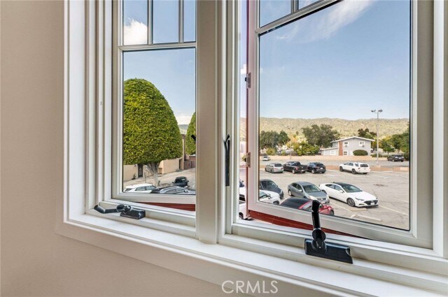 Building Photo - 117 N Vista Bonita Ave