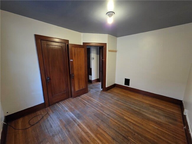 Building Photo - 218 Congress Ave