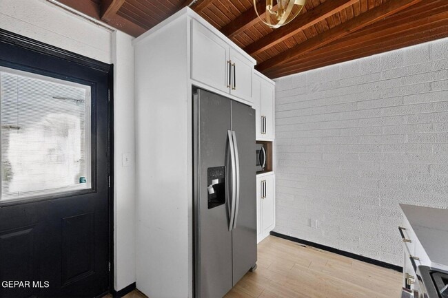 Building Photo - 6203 Trowbridge Dr