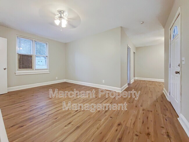 Building Photo - 4 Brookforest Dr