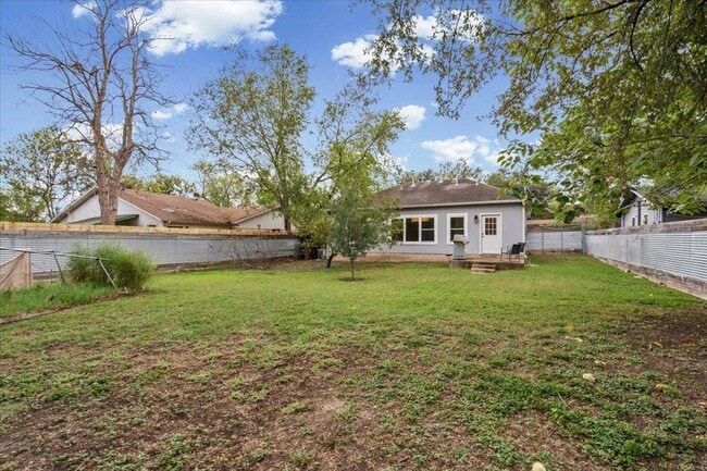 Building Photo - 5604 Northdale Dr