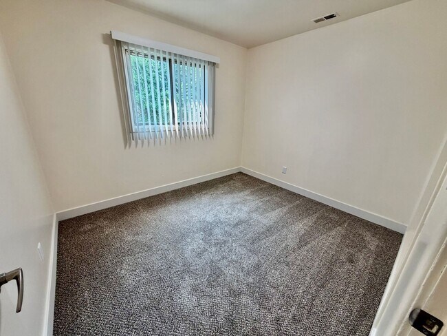 Building Photo - Kenton 3BR/2BA Single-Level Home | Private Yard, W/D Included & Off-Street Parking