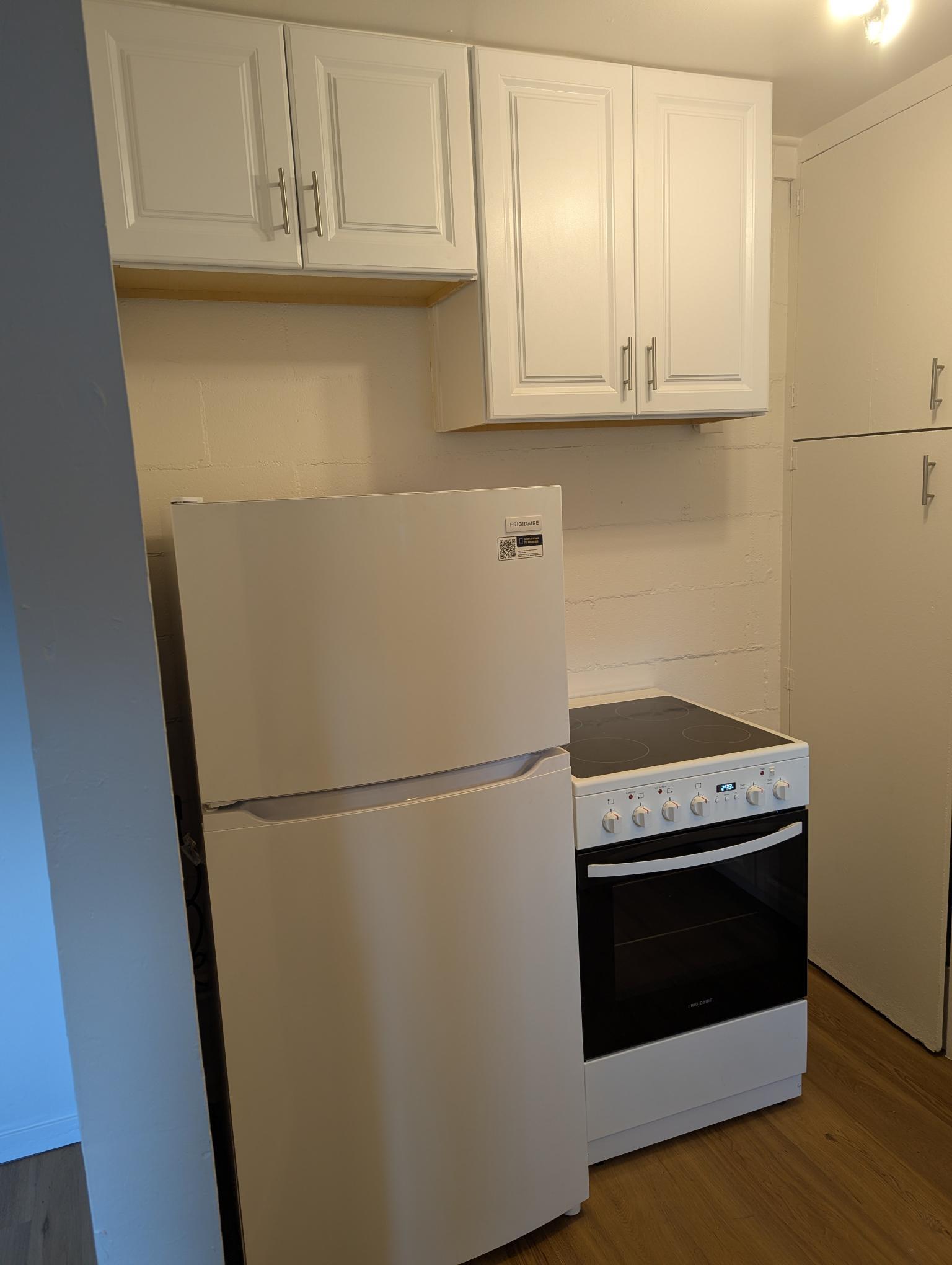 Studio Kitchen 2 - 308 1/2 5th Ave S