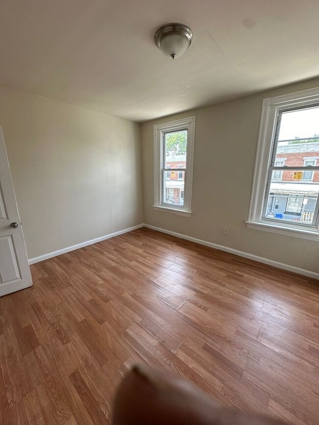 Building Photo - 3 BED 1 BATH HOME FOR RENT