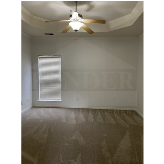Building Photo - Emmyllie Ct- 130/132