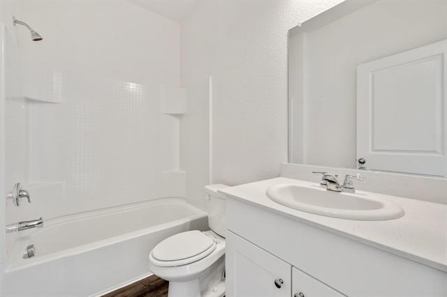Building Photo - 795 Yorkshire Dr