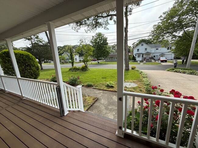 Building Photo - 109 Adirondack Dr
