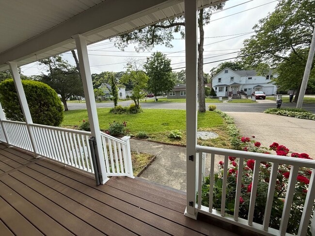 Primary Photo - 109 Adirondack Dr