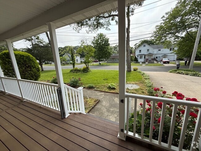 Building Photo - 109 Adirondack Dr