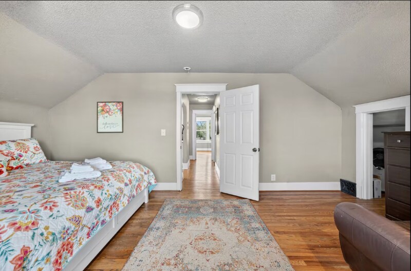 Building Photo - 1821 6th Ave