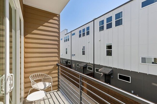 Building Photo - 1514 N Washington Ave