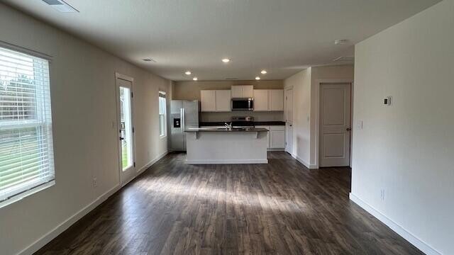 Building Photo - 4140 Hines Ln NE