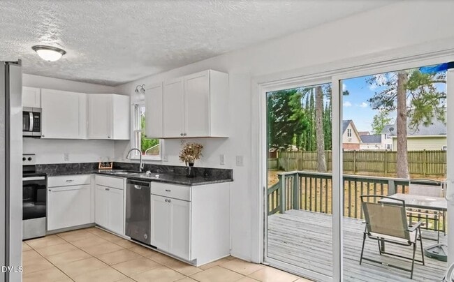 Building Photo - 1142 Blankshire Rd