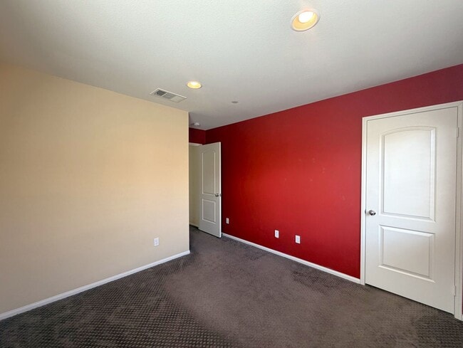 Building Photo - 206 Paseo Gusto