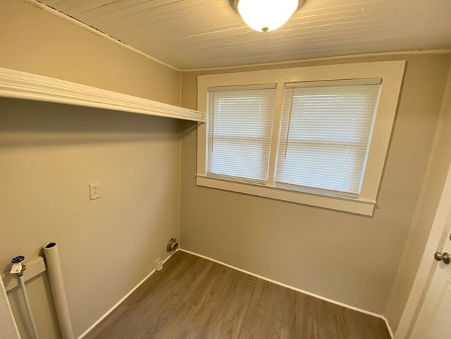Building Photo - Just remolded 3 bedroom 1 bathroom house. Very close to I85 and Downtown Kannapolis