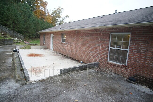 Building Photo - 1888 Explorer Ln
