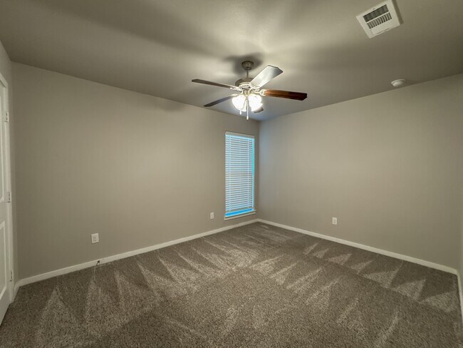 Building Photo - 1212 Ash St