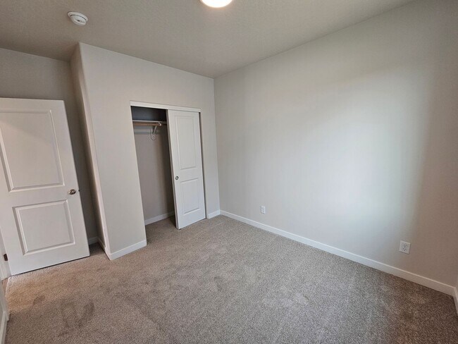 Building Photo - New Premiere Build! October Rent Free
