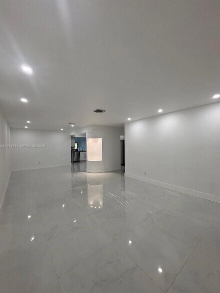 Building Photo - 12253 SW 82nd Ave