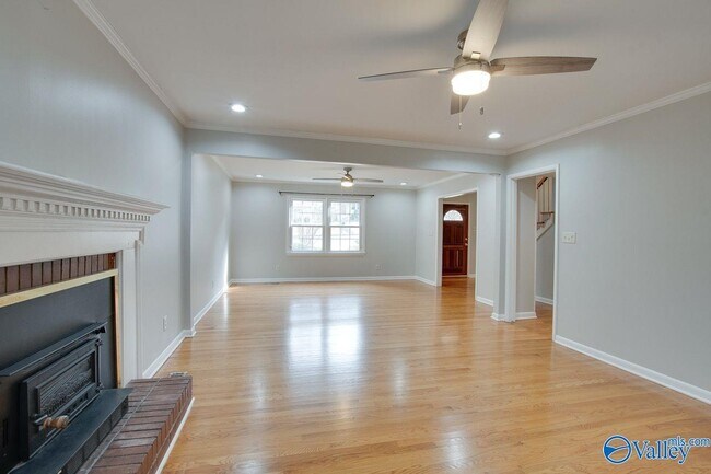 Building Photo - 2700 Briarwood Dr SE