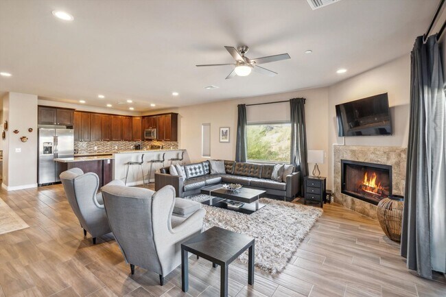 Building Photo - 3 bedroom 2 Bathroom Rancho Verde Del Rio ...