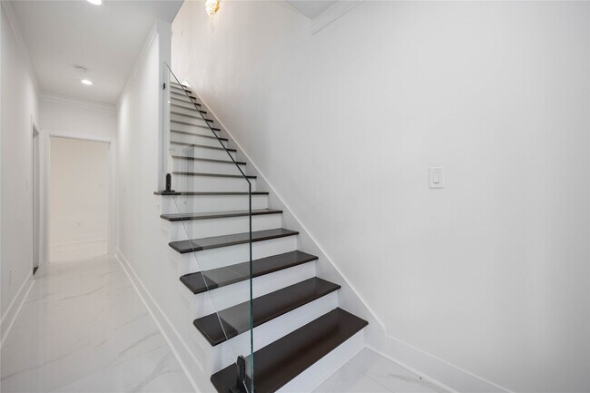 Building Photo - 1413 Stanford St