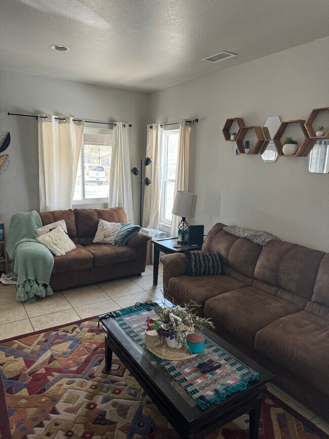 Building Photo - Spacious 3BR Home | Private Bathrooms + Ample Off Street Parking
