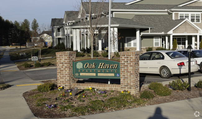 Building Photo - Oakhaven Apartments