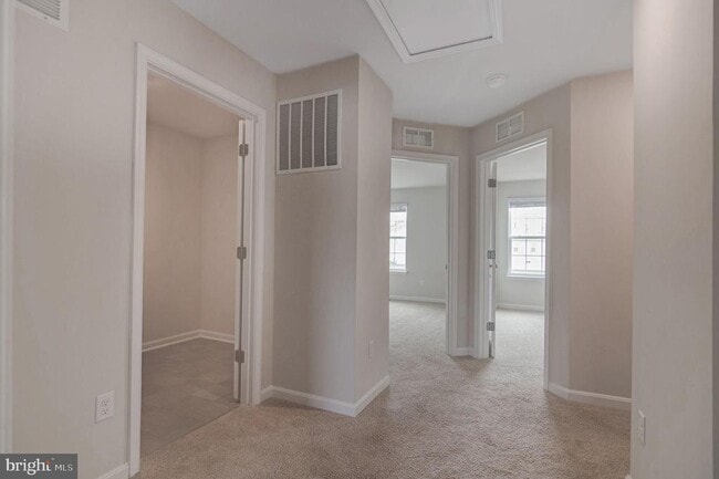 Building Photo - 3148 White Tail Dr